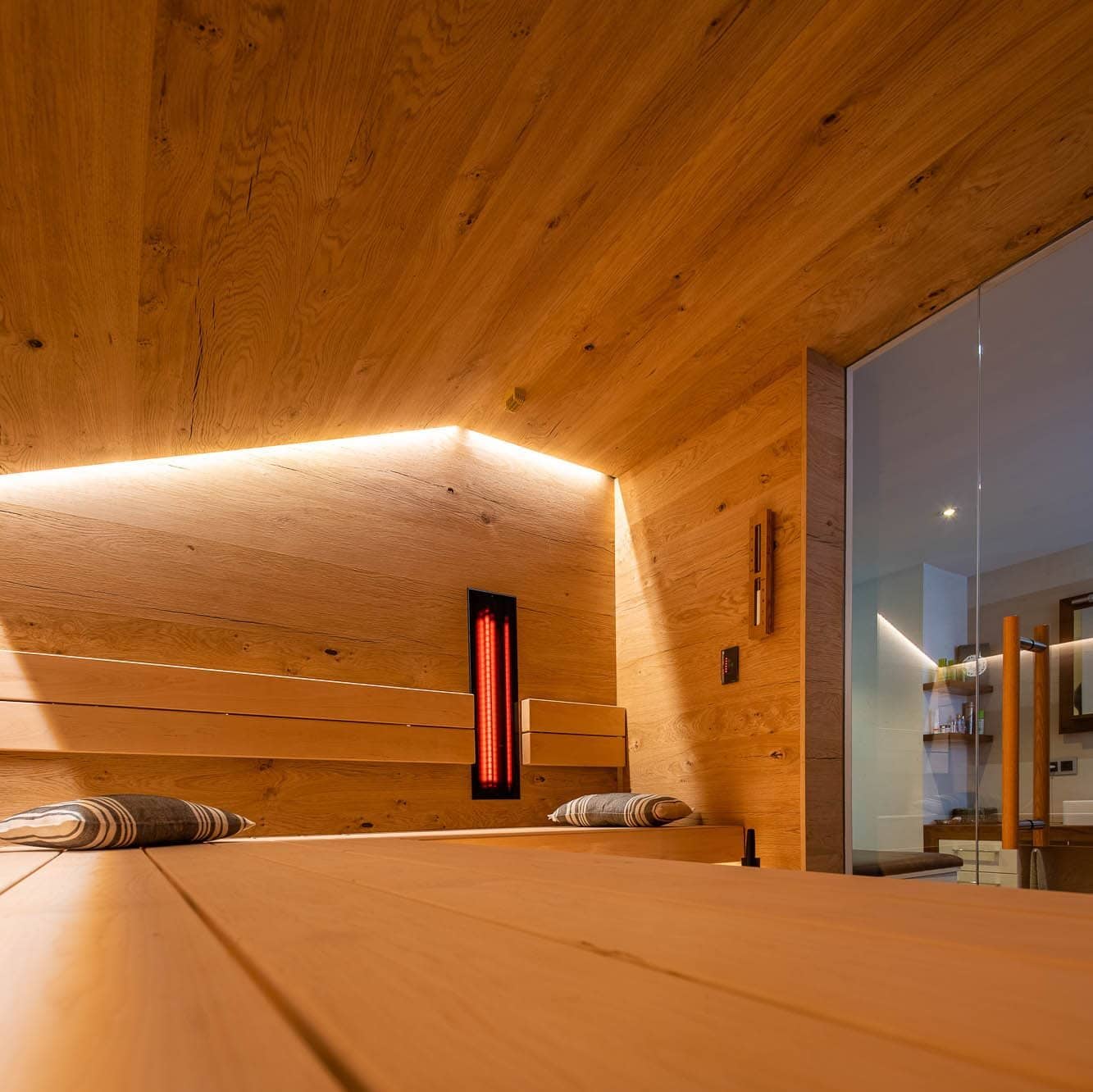 Sauna mit Dachschräge: Sinnvoll den Platz unterm Dach nutzen.